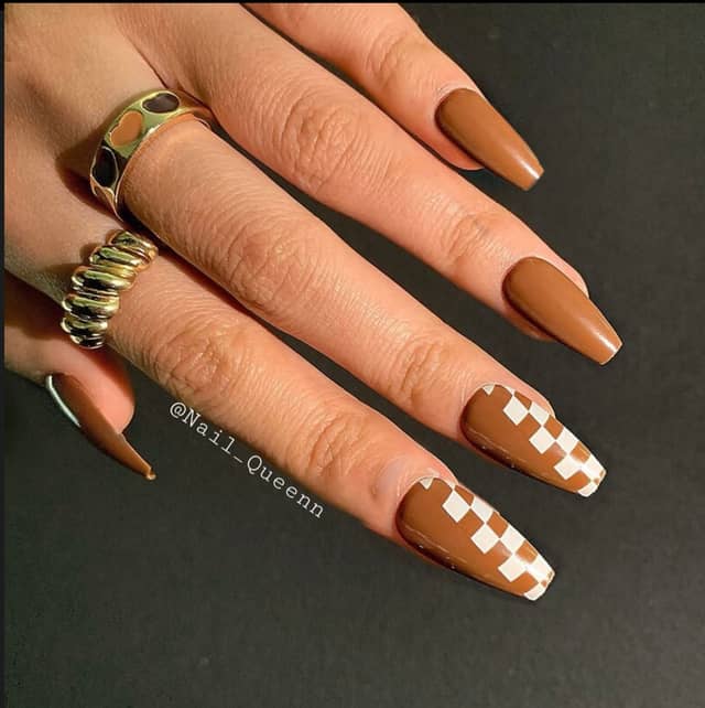 Nail Queen Walnut Chess Nails