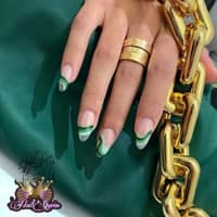 Nail Queen Hailey Beiber French Tip - image 2